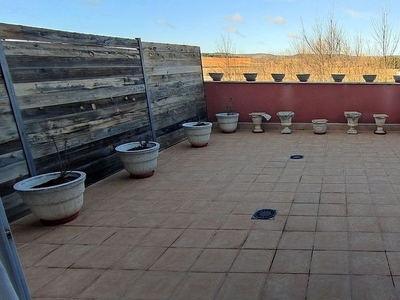 Piso en venta en Chillarón de Cuenca de 3 habitaciones con terraza y garaje