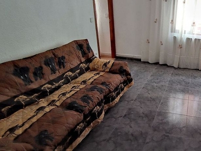 Venta de piso en Centro - Cuenca de 2 habitaciones con garaje y calefacción