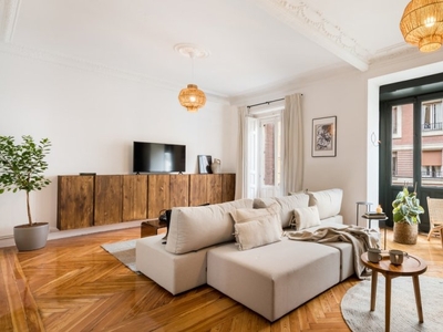 Apartamento de 2 dormitorios en alquiler en Lista, Madrid.