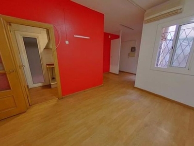 Piso en venta El Camp De L'arpa Del Clot, Barcelona