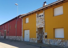 Casa en venta en calle El Molino, Villaturiel, León