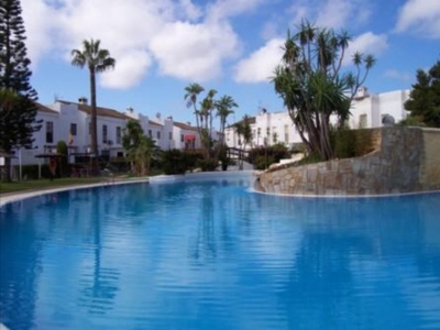 Alquiler vacaciones de casa con piscina y terraza en Chiclana de la Frontera, Urbanización Real de la Barrosa