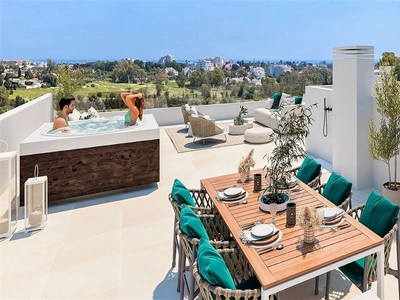 Apartamento en venta en Nueva Atalaya, Estepona, Málaga