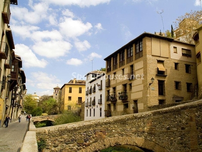 Building for sale in Granada