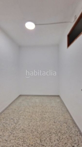 Casa de 40m2 mas terraza de 25m2, salón, 2 dormitorios, cocina en Barcelona