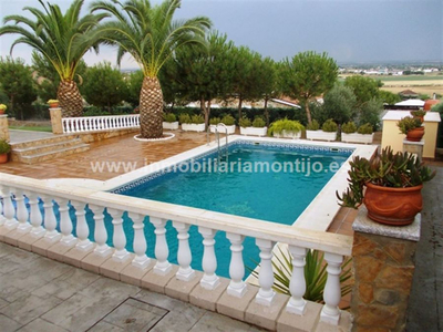 Chalet for sale in Montijo