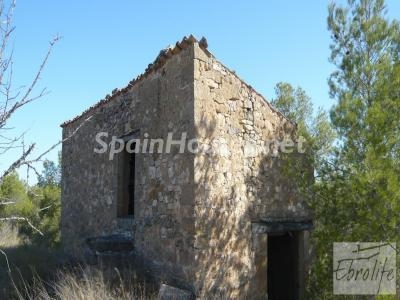 Country property for sale in Batea