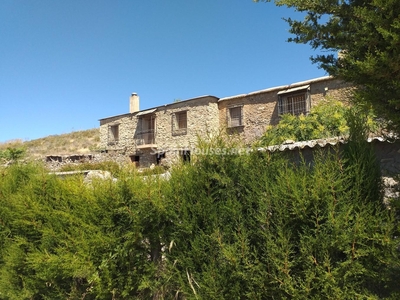 Villa independiente en venta en Lanjarón