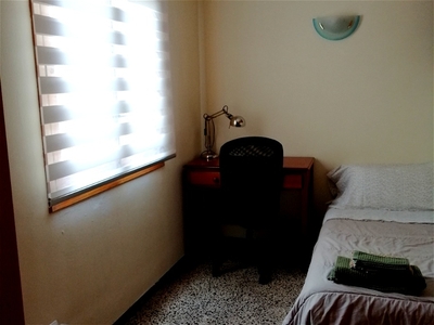 Habitación En Céntrica Vivienda De Universitarios