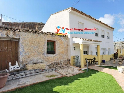 House for sale in Oria