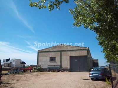 Industrial-unit to rent in Zamora -