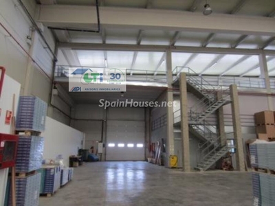 Industrial-unit to rent in Zaragoza -