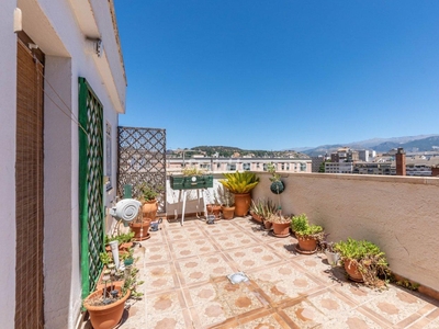 Penthouse flat for sale in Granada