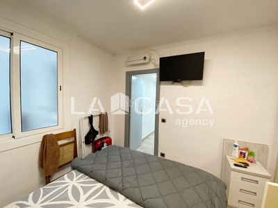 Piso con 3 habitaciones con ascensor y calefacción en Barcelona