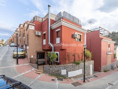 Terraced house for sale in Carretera de la Sierra, Granada