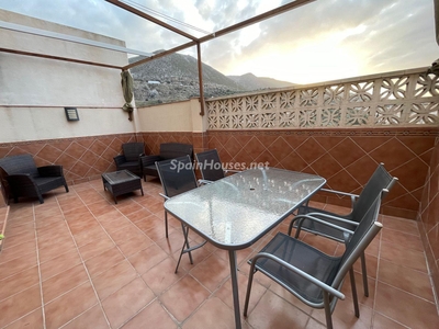 Casa adosada en venta en Loja