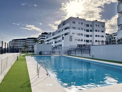 Ático en alquiler en avenida Octavio Paz de 3 habitaciones con terraza y piscina