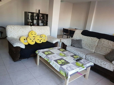 Dúplex en venta en Torrejón del Rey de 4 habitaciones con garaje y aire acondicionado