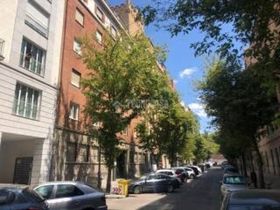 Piso de dos habitaciones Calle Cadarso 16, Argüelles, Madrid