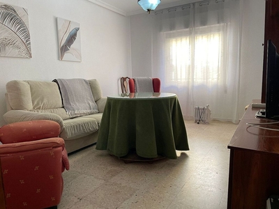 Piso en alquiler en Maria Auxiliadora - Barriada LLera de 3 habitaciones con terraza y muebles