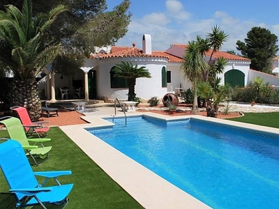 Villa a 150 m de la playa con piscina privada