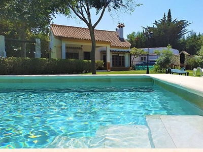 Villa Cortijo Andaluz piscina privada,700 m playa