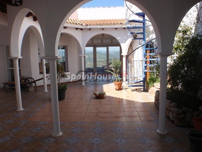 Villa en venta en Sedella