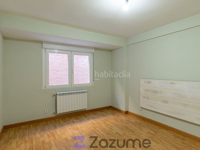 Alquiler apartamento con 3 habitaciones con ascensor y calefacción en Alcalá de Henares
