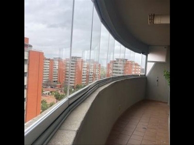 Alquiler piso con 3 habitaciones con ascensor, calefacción y aire acondicionado en Sevilla