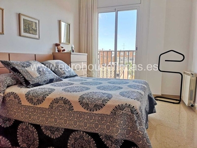 Alquiler piso con 4 habitaciones amueblado con calefacción y aire acondicionado en Prat de Llobregat (El)