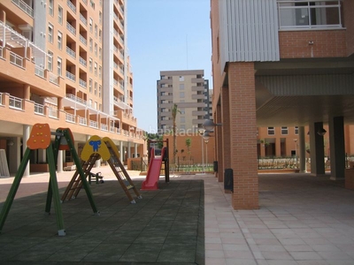 Alquiler piso en maestro rodrigo piso amueblado con ascensor, parking, piscina, calefacción y aire acondicionado en Valencia