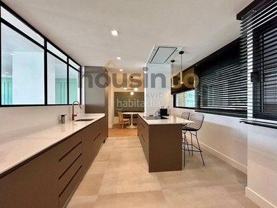 Alquiler piso en venta , con 240 m2, 4 habitaciones y 4 baños, terraza, garaje, trastero, ascensor, amueblado, aire acondicionado y calefacción calefacción. en Madrid