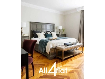 Alquiler piso vivienda de 250 m², con 4 habitaciones dobles, 3 baños completos, amueblado en Barcelona