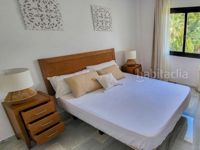 Apartamento con 2 habitaciones amueblado con aire acondicionado en Mijas