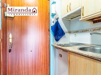 Apartamento con ascensor, aire acondicionado y vistas al mar en Torremolinos