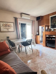 Ático con 3 habitaciones con calefacción y aire acondicionado en Cornellà de Llobregat
