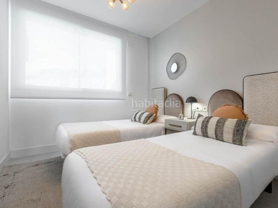 Ático de 3 dormitorios, 2 baños con solarium y fantásticas vistas situado en cabopino. obra nueva en Marbella