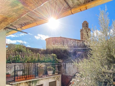 Casa de piedra en el casco antiguo de corça. oportunidad única para reformar en un entorno histórico y auténtico en Corçà