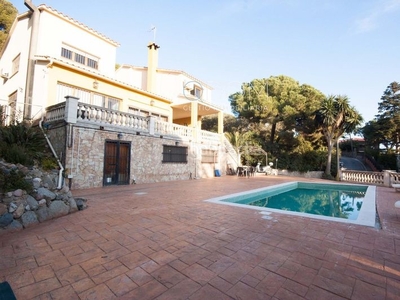 Chalet casa espectacular amb vistes a tot el maresme en Cabrils