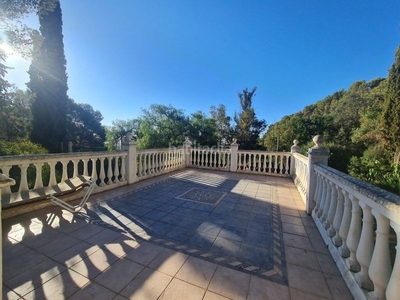 Chalet con 3 habitaciones amueblado con parking, piscina y vistas a la montaña en Marbella