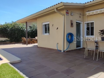 Chalet con 4 habitaciones amueblado con parking, piscina, calefacción y aire acondicionado en Lliçà d´Amunt