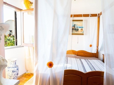 Chalet en a-7001 1 chalet con 5 habitaciones amueblado con parking, calefacción y aire acondicionado en Málaga