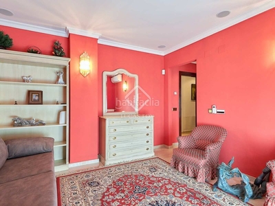 Chalet impresionante y señorial villa de 5 dormitorios con vistas al mar en venta . en Málaga