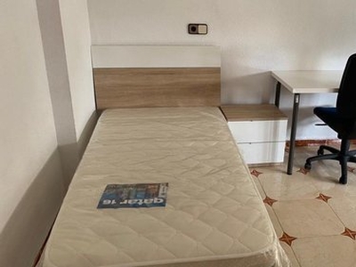 Habitación amplia privada de 15m para estudiantes