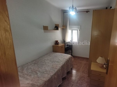 Piso con 2 habitaciones con ascensor y calefacción en Cornellà de Llobregat