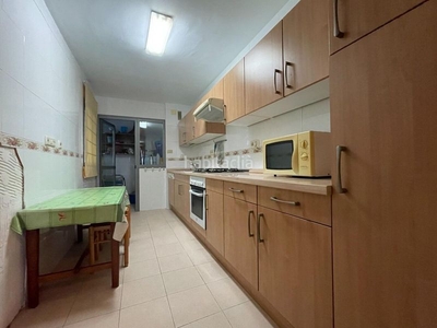 Piso con 2 habitaciones con ascensor, parking, piscina, calefacción y aire acondicionado en Fuengirola