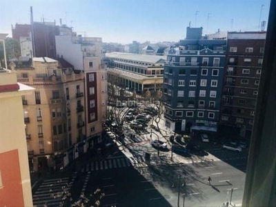 Piso con 3 habitaciones con ascensor y aire acondicionado en Valencia