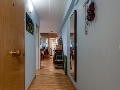 Piso con 3 habitaciones con parking en Sants Barcelona