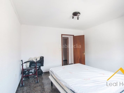 Piso con 4 habitaciones con ascensor y aire acondicionado en Rubí