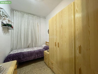 Piso en carrer de la riera blanca piso con 4 habitaciones en Barcelona